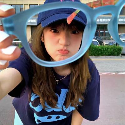 被校花撞飞后，我苟成了世界首富